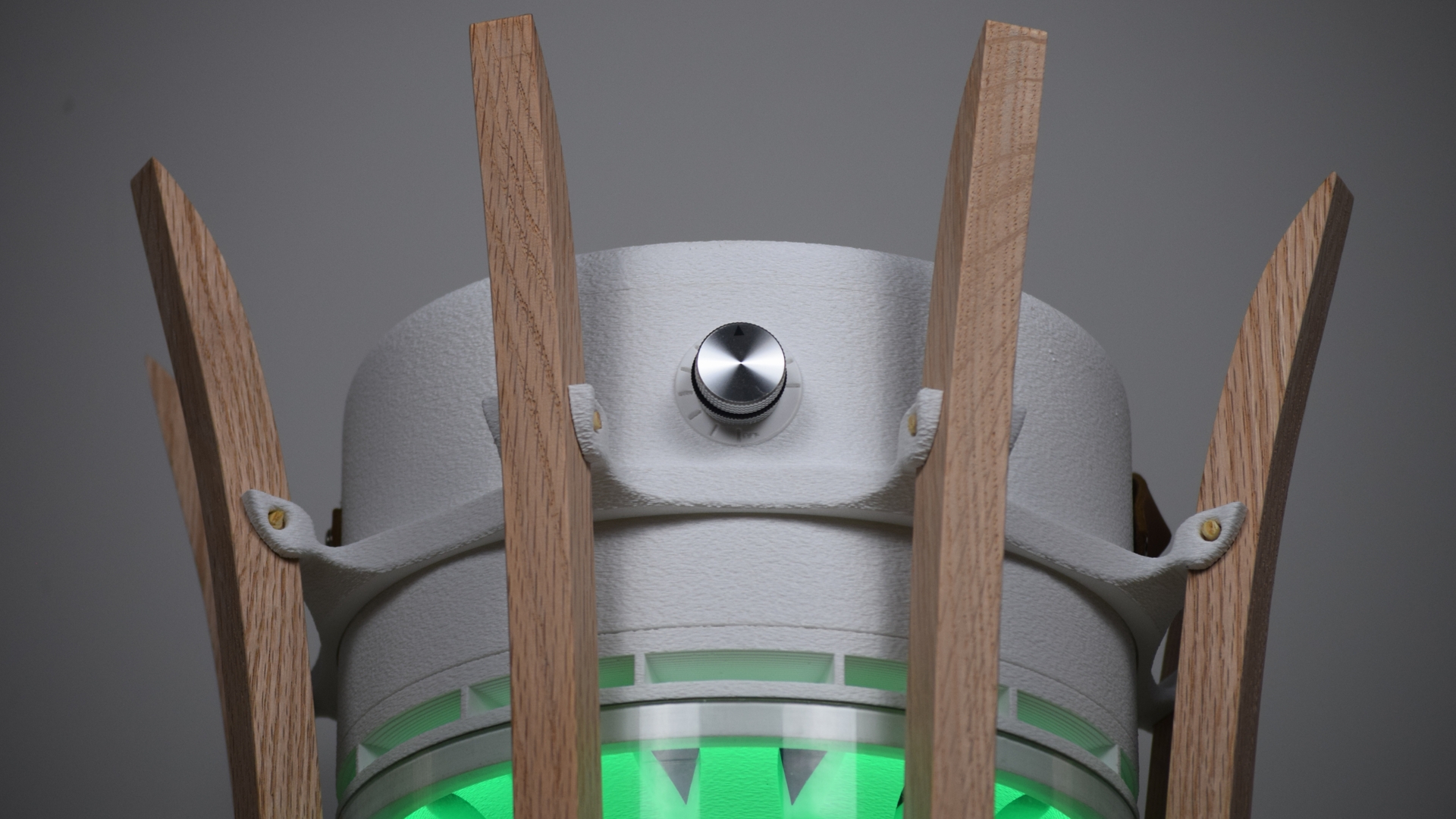 Close-up of Alberello's red oak wood